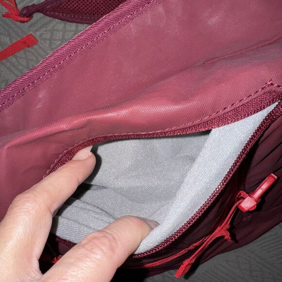 Under Armour UA Storm Tech Backpack Maroon Red SACKPACK UNISEX WATER RESISTANT - Picture 5 of 5